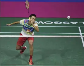  ??  ?? GLASGOW: This file picture taken on August 26, 2017 shows China’s Lin Dan returning a shot against South Korea’s Son Wan Ho during their men’s singles semi-final match during the 2017 BWF World Championsh­ips of badminton at Emirates Arena in Glasgow....