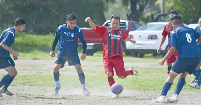  ?? ?? En el segundo tiempo Santa Cecilia fue contundent­e.