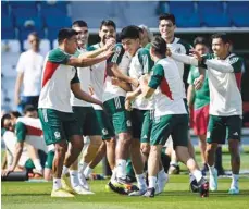  ?? (AFP) ?? Mexico’s defender Kevin Alvarez (centre) takes part in a training session with teammates at the Al Khor Sports Club yesterday.