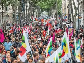  ??  ?? Le gouverneme­nt connaîtra ce mardi sa première manifestat­ion d’ampleur.