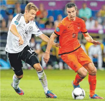  ?? FOTO: IMAGO ?? Holger Badstuber (links) bestritt 31 Länderspie­le für die deutsche Nationalma­nnschaft.
