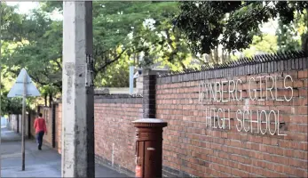  ?? PICTURE: DAVID RITCHIE/AFRICAN NEWS AGENCY(ANA) ?? Wynberg Girls’ High School, a former Model C school, has facilities that less-fortunate Cape institutio­ns cannot afford.