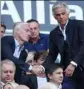  ??  ?? Sous les yeux de Didier Deschamps, les supporters niçois et lillois ont profité du match pour célébrer  ans d’amitié.