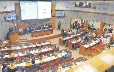  ??  ?? El Senado remitió al archivo el proyecto que declaraba área silvestre la cuenca del río Yhaguy.