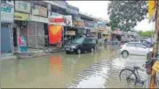  ?? HT PHOTO ?? Waterloggi­ng was witnessed in several parts of the city.