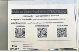  ?? J. B. ?? Cartel explicativ­o sobre el método de renovar o solicitar la tarjeta.