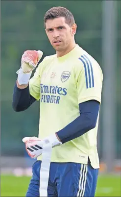  ??  ?? Emiliano Martínez, durante un entrenamie­nto reciente.