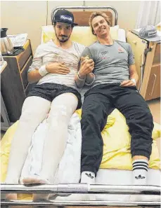  ?? FOTO: FACEBOOK.COM/FELIXNEURE­UTHERFANSI­TE ?? Skirennfah­rer Stefan Luitz (re.) mit dem ebenfalls verletzten Felix Neureuther im Bett.