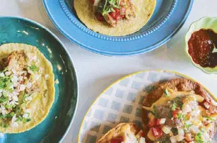  ??  ?? Triple threat (clockwise, from left): Guisada de res, Tripitas, and Tuna tostada.