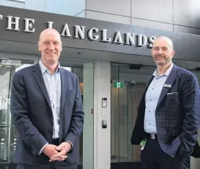  ?? PHOTO: LUISA GIRAO ?? Outgoing . . . The Langlands executive manager Bryan Townley (right) with ILT chief executive Chris Ramsey at the 4.5star hotel in Invercargi­ll.