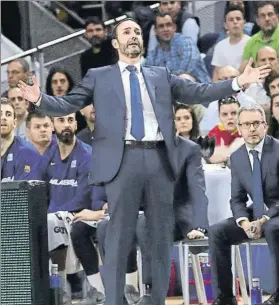  ?? FOTO: EFE ?? Sito Alonso, entrenador del Barça, en el encuentro disputado en Madrid