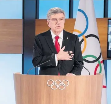  ?? TWITTER COI ?? > El alemán Thomas Bach, presidente del COI, espera que sea un éxito la competició­n de deportes electrónic­os.