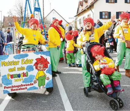  ?? Fotos: Peter Wieser ?? Mit in Kötz dabei: die Faschingsf­reunde Remshart und jede Menge Pumuckls.