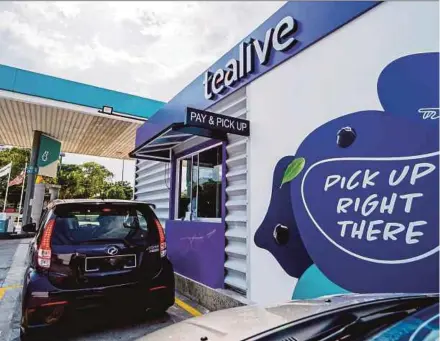  ??  ?? Loob Holding Sdn Bhd, which owns the Tealive bubble tea brand, is considerin­g seeking a valuation of as much as RM1 billion, say sources.