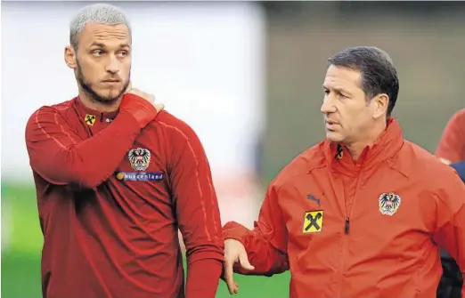  ?? BILD: SN/GEPA ?? Wie gewinnen wir gegen Nordirland? ÖFB-Teamchef Franco Foda und sein Starangrei­fer Marko Arnautovic (l.) grübeln über das Rezept zum Sieg.