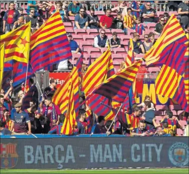  ??  ?? LA IMAGEN DE LA DISCORDIA. El Camp Nou podrá seguir luciendo esteladas los días de partido.