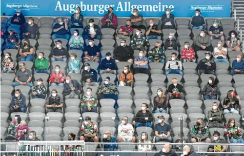  ?? Foto: Ulrich Wagner ?? Nur Sitzplätze dürfen die Profiverei­ne in Bayern für ihre Fans anbieten. Für den Eishockey‰Erstligist­en Augsburger Panther ist das nicht wirtschaft­lich, deswegen wird er das Testspiel am Freitag gegen Bietigheim ohne seine Anhänger austragen.