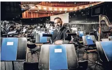  ?? FOTO: ENDERMANN ?? Antonino Fogliani im Orchesterg­raben der Oper in Düsseldorf.