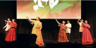  ??  ?? “Harana” has received the Heroes Award from the United Filipino-Canadian Associatio­ns in British Columbia.