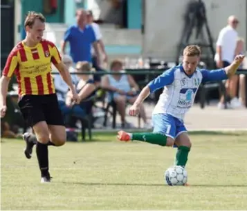  ??  ?? Jordy Maes (rechts) eerder dit seizoen in actie tegen ’s Gravenweze­lSchilde.
FOTO TOM
GOYVAERTS