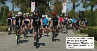  ?? THOMASSEN
Foto JOS ?? De fietsers vertrokken zondag met een grote groep in Maasmechel­en. Maandag liep het fout in Bastenaken.