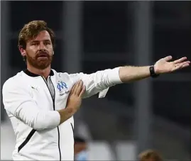  ?? (Photo Epa/Maxppp) ?? André Villas-Boas montre le chemin à ses joueurs : seul celui d’un succès contre Lille permettra à l’OM de reprendre sa marche en avant.