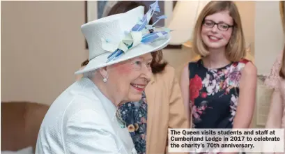  ?? ?? The Queen visits students and staff at Cumberland Lodge in 2017 to celebrate the charity’s 70th anniversar­y.