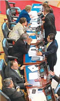  ??  ?? Indulto. Los diputados concediero­n indulto de la pena de prisión a dos mujeres: Laura Aracely López Cañada y Arcadia Escamilla Calderón.