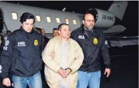  ??  ?? El Chapo fue detenido en el 2016 y llevado tiempo después a Estados Unidos.