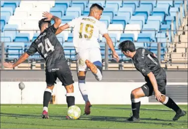  ??  ?? El taconazo de Reinier que fue la asistencia para el 1-0 de Fidalgo en el Castilla-San Sebastián de los Reyes.