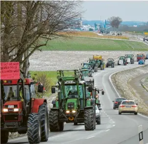  ?? Foto: Rein (Archivbild) ?? Am 8. Januar gab es schon einmal eine große Protestfah­rt durch den Landkreis. Geschätzt 500 Teilnehmer waren damals beteiligt.