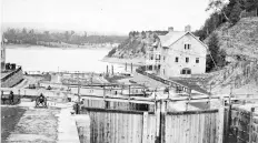  ?? CITY OF OTTAWA ARCHIVES CA025899 ?? Question 1: The Ottawa Locks as they once looked. A man named Thomas led the constructi­on project.