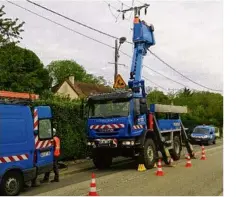  ??  ?? La poursuite régulière des travaux (ici route de Dourdan en mai) est constatée par L’UFC.