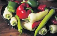  ?? ?? Många förknippar Balkanmat med kött och grillat, men den innehåller också mycket grönsaker som paprika, kål och tomater.