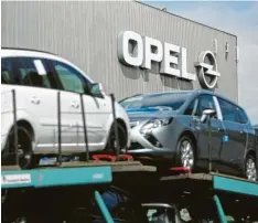  ?? Foto: Rolf Vennenbern­d, dpa ?? Der Autobauer Opel muss 100 000 Autos zurückrufe­n. Es geht wohl um die Modelle Insignia, Cascada und Zafira.