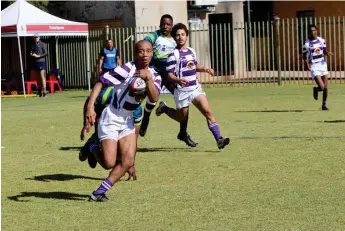  ?? Photo: Ovayo Milisa Novukela ?? The Captain leads by example to the try line.