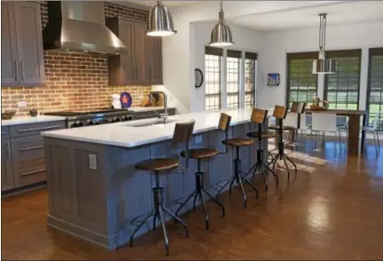  ?? SUBMITTED PHOTO ?? Pine Street Carpenters has launched three new websites, highlighti­ng its different services, including kitchen remodels like the one shown here in Phoenixvil­le.