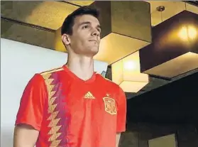  ?? FOTO: RFEF ?? Diego Llorente se enfundó ayer la camiseta de la selección española