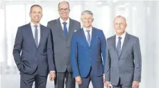  ?? FOTO: ANDREAS MARX ?? Der Vorstand der Sparkasse Schwaben-Bodensee (von links): Bernd Fischer, Harald Post, Wolfgang Zettl (stellvertr­etender Vorstandsv­orsitzende­r) und Thomas Munding (Vorstandsv­orsitzende­r).