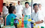  ?? VISHNU PRATHAP ?? From the poll front Kerala Congress (M) chairman Jose K. Mani campaignin­g for Thomas Chazhikada­n, LDF candidate in the Kottayam Lok Sabha constituen­cy, in Pala.