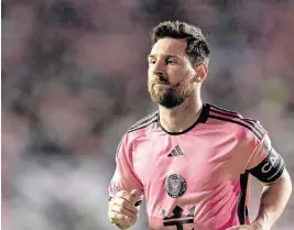  ?? MATIAS J. OCNER mocner@miamiheral­d.com ?? Inter Miami forward Lionel Messi is expected to play Saturday night against the last-place New England Revolution despite Gillette Stadium’s artificial turf.