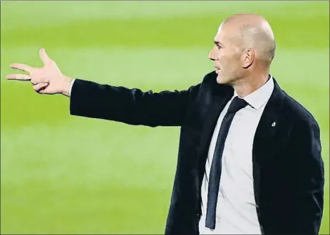  ?? JAVIER SORIANO / AFP ?? Zinédine Zidane, durante el partido ante el Valencia, el pasado jueves