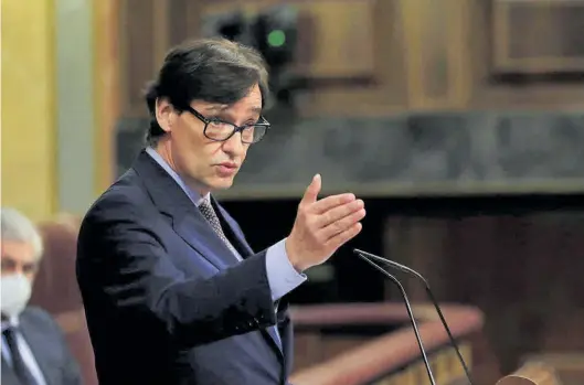  ?? EFE ?? El ministro de Sanidad, Salvador Illa, durante su comparecen­cia ayer en el pleno del Congreso de los Diputados.