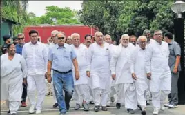  ?? RAVI KUMAR/HT ?? Former Haryana CM Bhupinder Singh Hooda and other senior leaders of the Congress coming out after submitting a memorandum to the governor in Chandigarh on Saturday.
