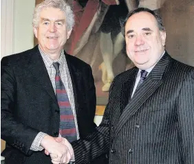  ??  ?? > Rhodri Morgan in Edinburgh with Alex Salmond in 2007