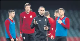  ?? FOTO: AP ?? Ryan Giggs no quiere arriesgar con Gareth Bale y no jugará contra España