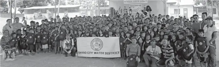  ??  ?? NEW SCHOLARS. Tulong Aral ng DCWD helps 16 elementary schools for SY 2017-2018. Tambobong Elementary School is among DCWD's partner schools for its scholarshi­p for top performing grades five and six students. CONTRIBUTE­D PHOTO