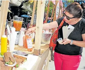  ?? ARCHIVO CLARÍN ?? Ferias. Las de orgánicos fueron ganando protagonis­mo.