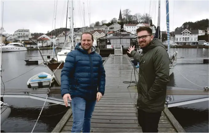  ??  ?? TURISTMAGN­ET: Børre Githmark og Ole Fredrik Ommundsen tror et samarbeid om servering på brygga kan trekke folk til Grimstad.