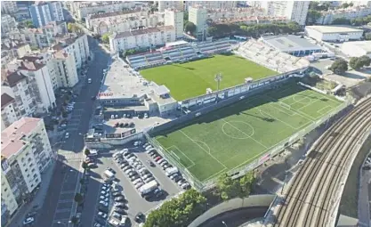  ?? ?? O Estádio José Gomes , o Bingo e os campos de treino que a equipa do renomado Estrela da Amadora tem usado.